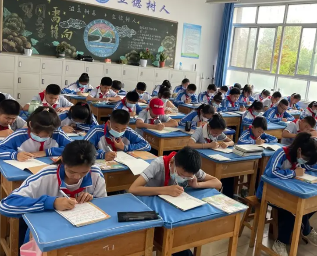 采用名校薄弱校新建校合作校的办学形式